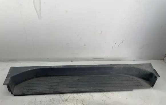 Mercedes-Benz Vito Viano W639 Rear sill trim cover A6396920510