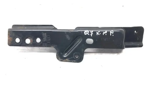 Audi Q7 4L Fender mounting bracket 4L0805697
