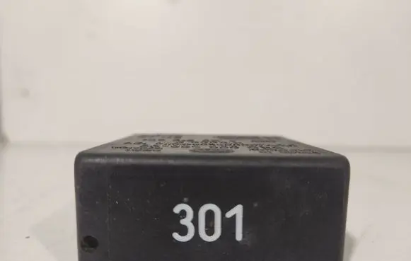 Audi A8 S8 D2 4D Other relay 5KG00656800