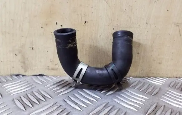 Peugeot 3008 I Engine coolant pipe/hose