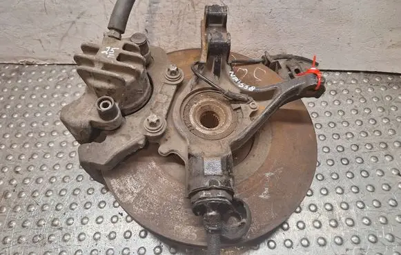 Citroen C4 I Picasso Front wheel hub spindle knuckle S25062558 P57