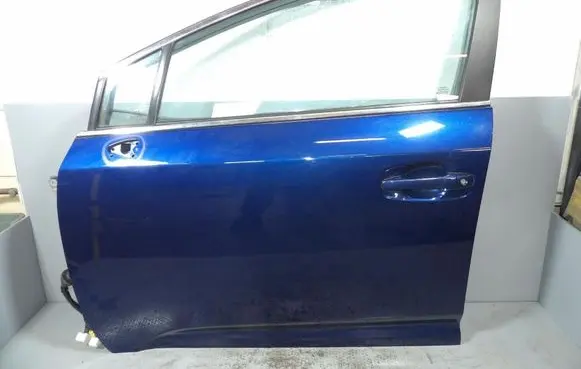 Toyota Avensis T220 Front door 