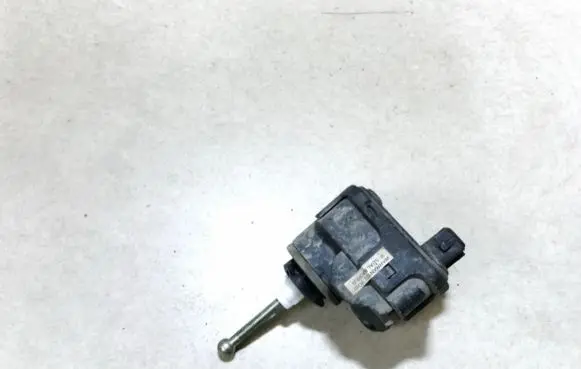 Volkswagen Golf III Headlight level adjustment motor 00728221