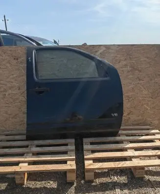 Nissan Navara D40 Front door