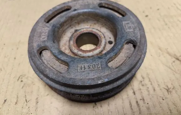 Jeep Grand Cherokee (WJ) Crankshaft pulley