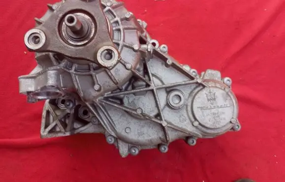 Maserati Ghibli Gearbox transfer box case 670008138 06700081380