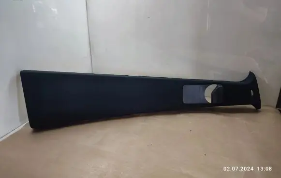 Mercedes-Benz ML W164 (B) pillar trim (top) A1646909825