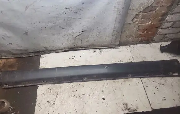 Mercedes-Benz ML W163 Side skirt front trim 