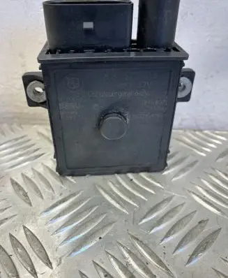 BMW 5 E60 E61 Glow plug pre-heat relay 7788327 000094929
