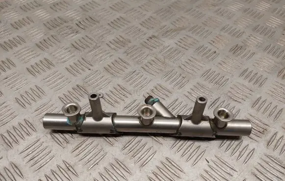 Audi Q7 4M Fuel main line pipe 06E090AL
