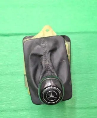 Mercedes-Benz C W204 Gear shifter/selector A2042677524 064668018