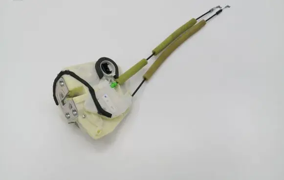 Mazda 6 Rear door lock F97G02L2