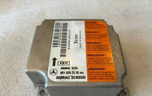 Mercedes-Benz E W210 Airbag control unit/module 0018202326 ANVWH35 0003000502000977