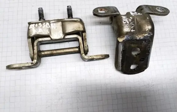 Nissan Maxima Rear door hinge set 