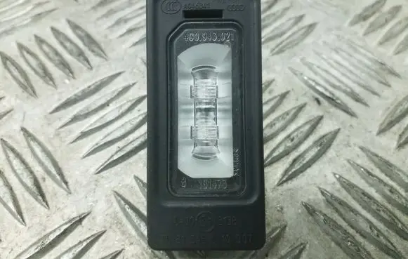 Audi Q3 8U Number plate light 4G0943021
