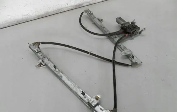 Citroen Xsara Picasso Front door window regulator with motor 