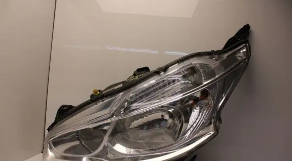 Peugeot 208 I Headlight/headlamp 