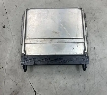 Volvo V70 Engine control unit/module 09496667A 28SA4018 0281001776