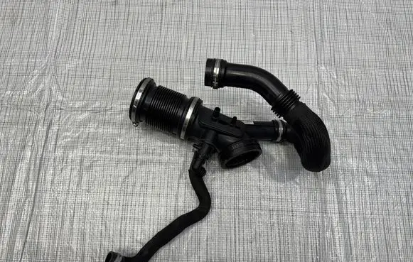 Maserati Grecale Air intake hose/pipe 6701563690