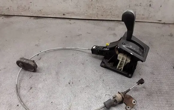Opel Vectra C Gear shifter/selector 13130908