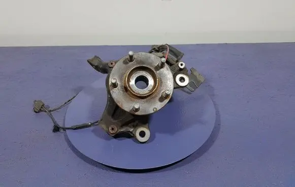 Alfa Romeo 33 Front wheel hub spindle knuckle 