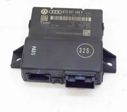Audi A5 8T 8F Gateway control module 