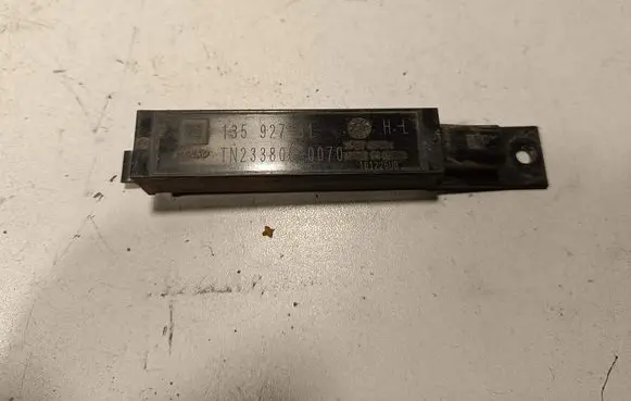 Opel Insignia B Keyless system antenna 13592781