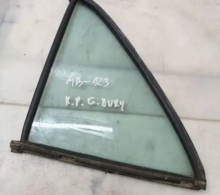Mercedes-Benz W123 Rear vent window glass 43R001057 E00068