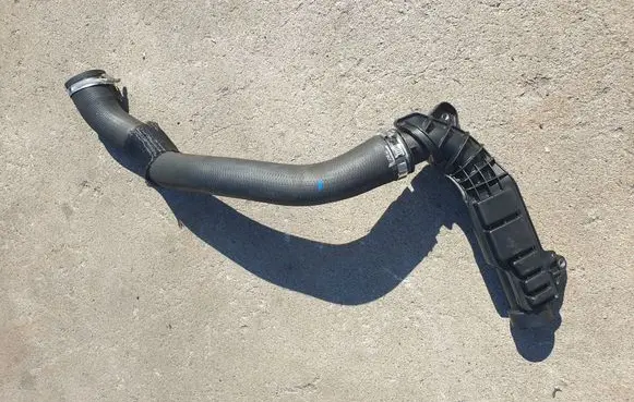 Opel Combo E Intercooler hose/pipe 9820100780 9810958280