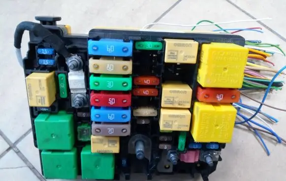 Toyota Proace Fuse module 9808959080 NE69985