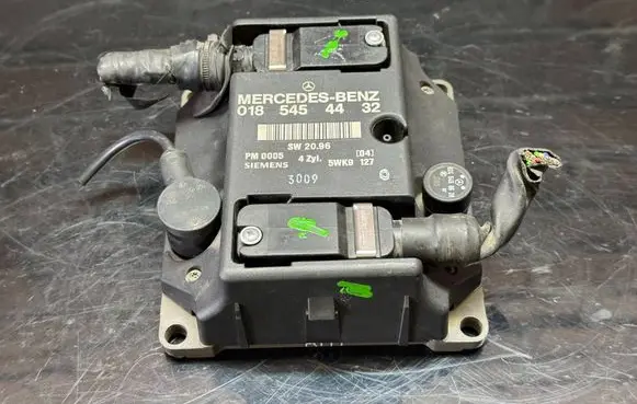 Mercedes-Benz E W124 Engine control unit/module 0185454432 PM0005