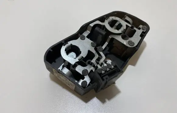 BMW 3 E46 Tail light bulb cover holder 6907938 388570R