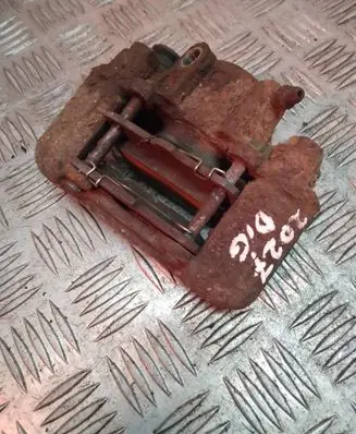 Toyota RAV 4 (XA20) Rear brake caliper 