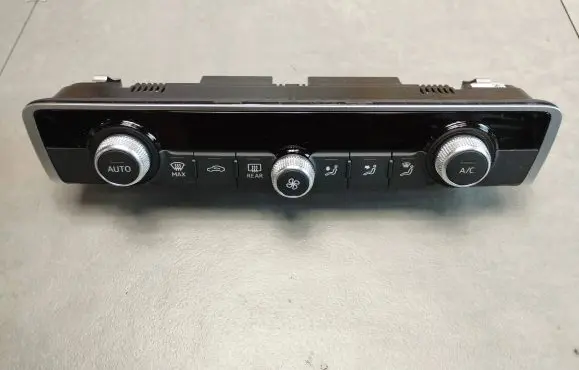 Audi Q3 F3 Climate control unit 83A820043K