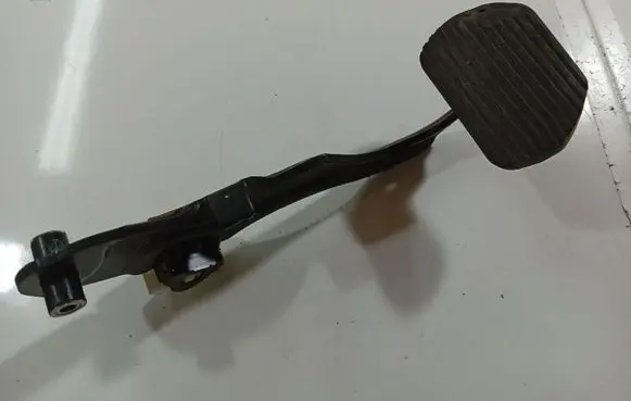 Peugeot 307 Clutch pedal 9681151780