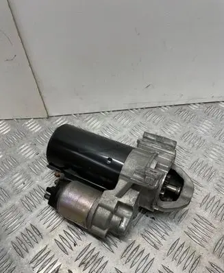 BMW 5 F10 F11 Starter motor 8570383 0001148010 20130115