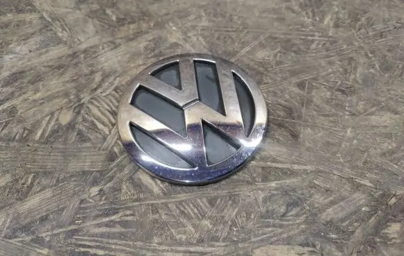 Volkswagen Caddy Manufacturer badge logo/emblem 2K0853630
