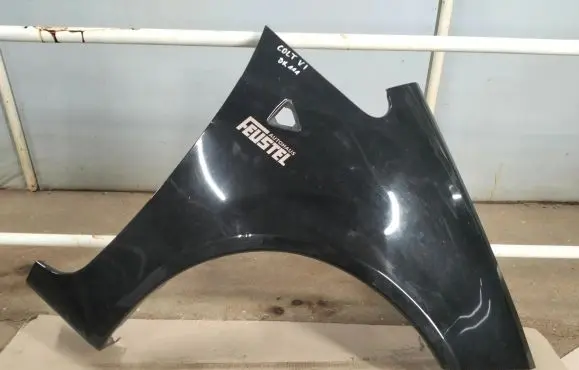Mitsubishi Colt Fender 92893863273220