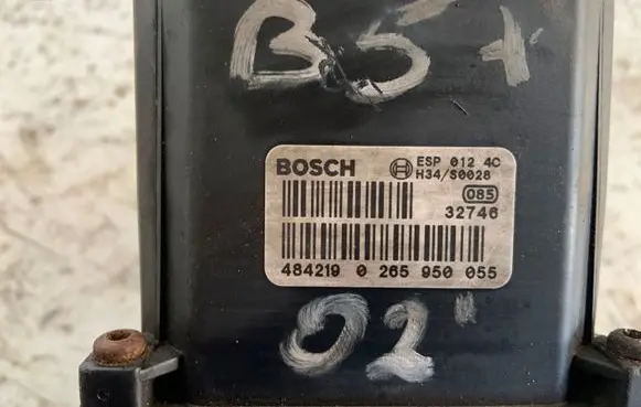 Volkswagen PASSAT B5.5 ABS Pump 4842190265950055 TRW15710605 312634403126