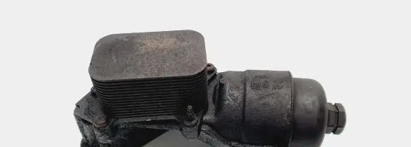 Mazda 3 I Oil filter mounting bracket