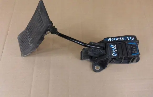 Honda Accord Accelerator throttle pedal 1988007740