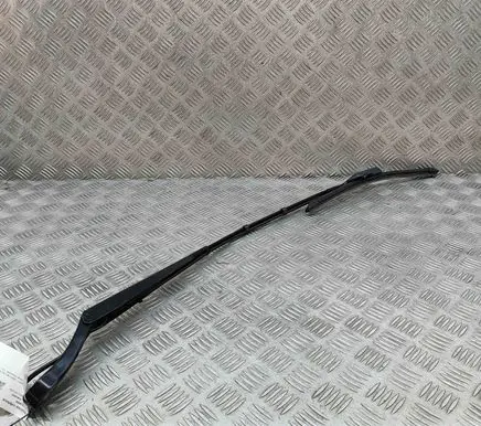 Peugeot 5008 II Windshield/front glass wiper blade 9810664980