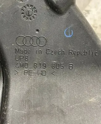 Audi Q7 4M Cabin air duct channel 4M0819805B