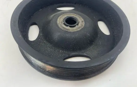 Volkswagen Touran I Crankshaft pulley 03D105255D