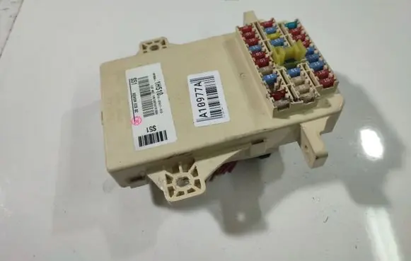 KIA Ceed Fuse box set 1H510
