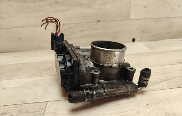 Mazda 5 Throttle valve RF7J136B0B 11G17 00110100311G17