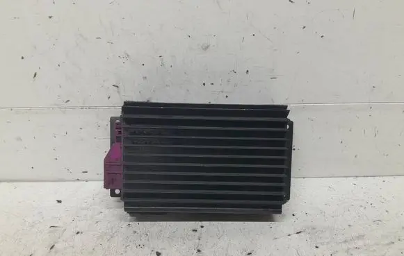 Mercedes-Benz C W203 Sound amplifier 2038201589