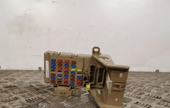 Subaru XV Fuse module 82201FJ000