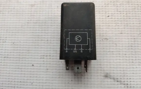 Audi A4 S4 B5 8D Other relay 811919096 898215