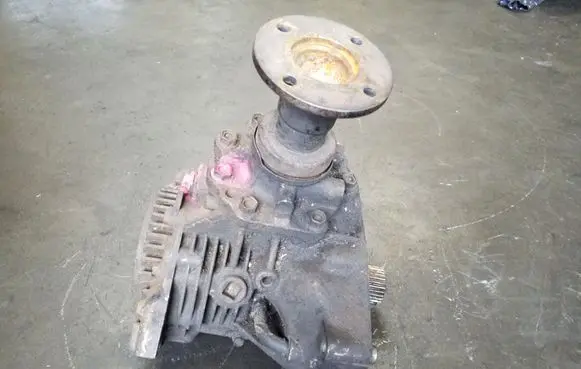 Nissan X-Trail T30 Gearbox transfer box case XUK
